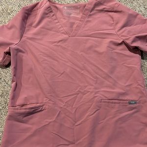 Size large. Figs scrub shirt. Colour pink